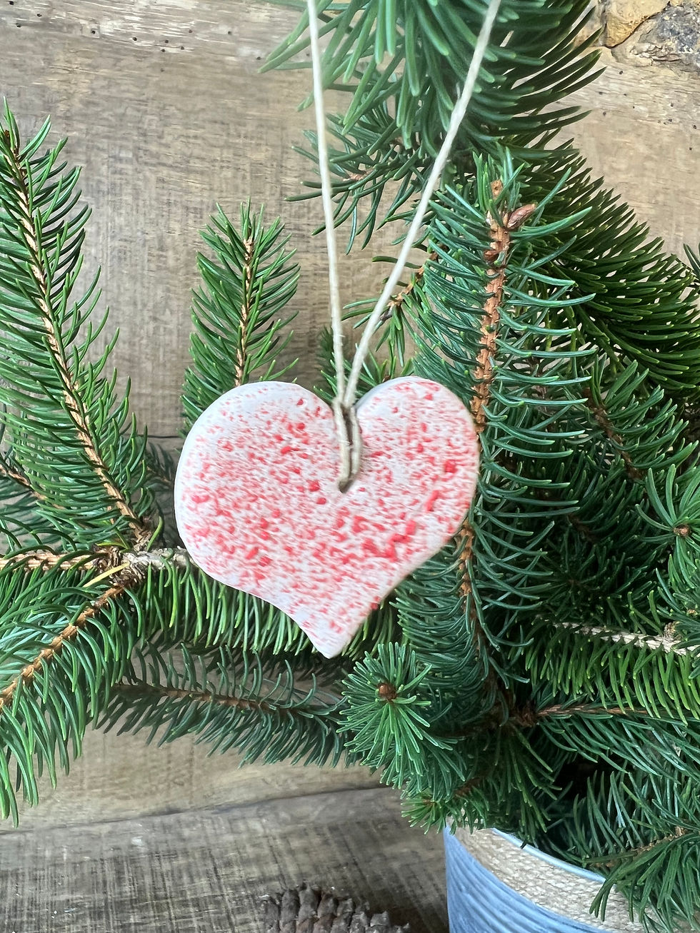 Miniature : Suspension cœur en faïence – Diffuseur d’huiles essentielles artisanal –