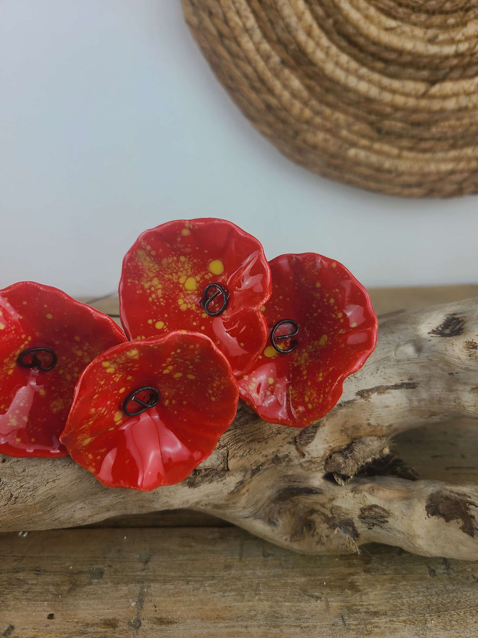 Miniature :  Fleur rouge mouchetées jaune