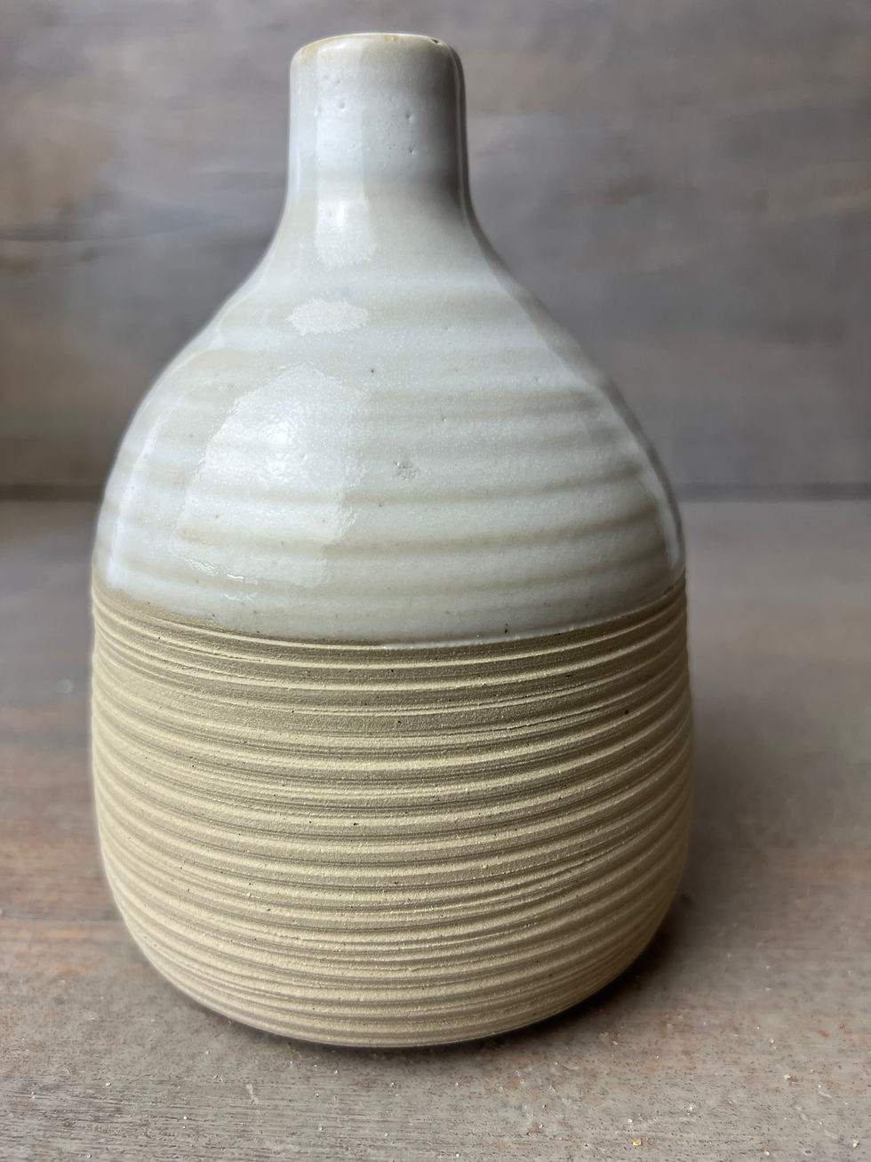 Miniature : Vase  en grès émaillé blanc et grès beige brut