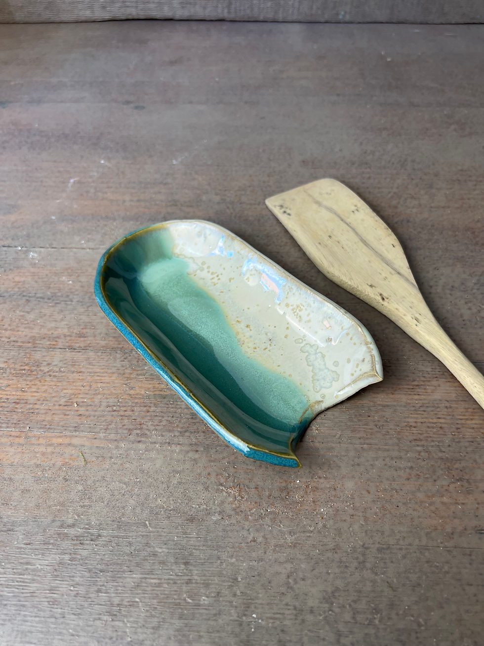 Miniature : Repose-cuillère avec encoche, grès émaillé, blanc et vert