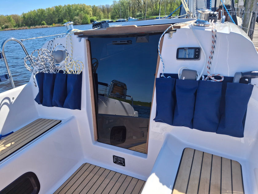 Maxus Evo 24 Sailing Boat Electric