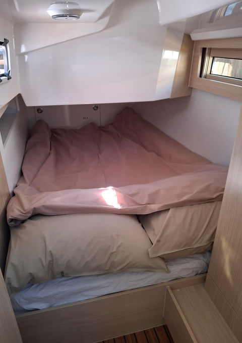 Maxus 34 Electric Sailing Yacht Charter