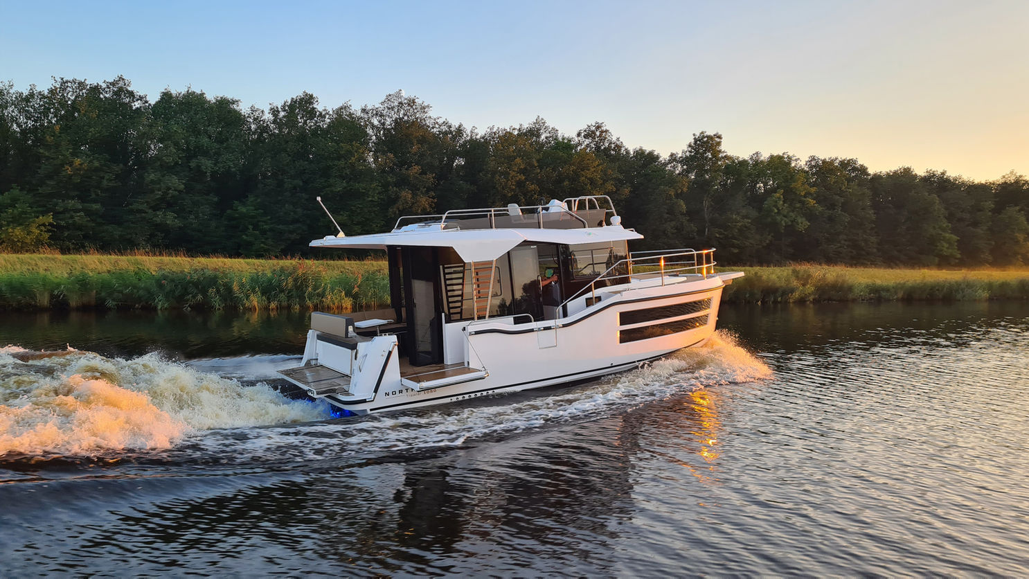 Northman 1050 Trawler Yacht