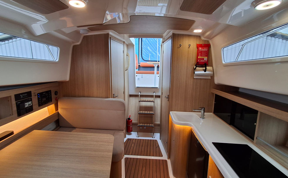 Nexus Revo 870 Cabrio Electric jong gebruikte boot te koop