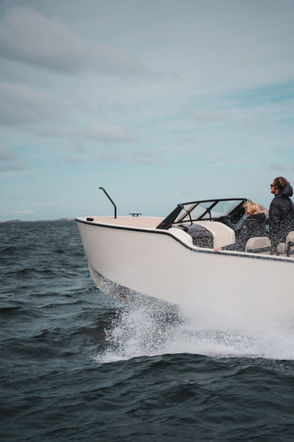 X Shore 1 - high performance 100% electric daycruiser