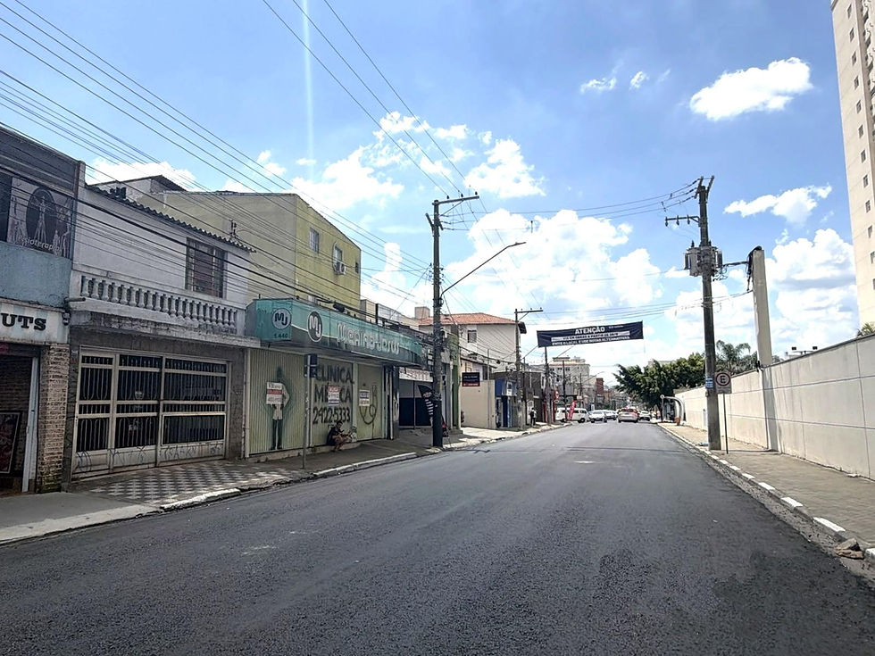Prefeitura avança no recapeamento da rua Cônego Valadão, na Vila Augusta