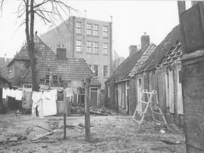 Onthulling van een plaquette ter herinnering aan de Joden van de Groninger sloppen