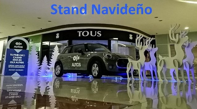Stand Navideño OLX en plaza cumbres Monterrey