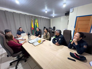 Prefeitura de Xapuri e forças de segurança definem ações de prevenção e proteção nas escolas municipais