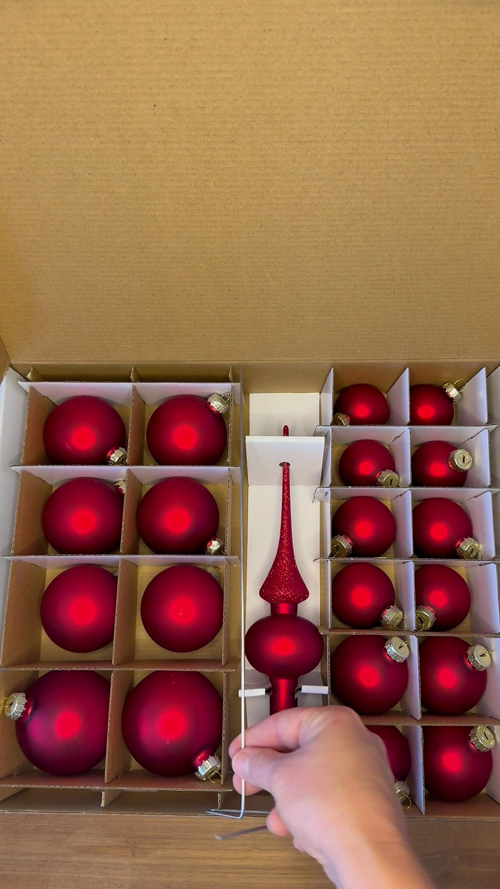 Thumbnail: Red Tabletop Cluster Ornament Tree