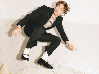 INTERVIEW W/ Tom Grennan: "I decided I wanted to give being a popstar a go!"