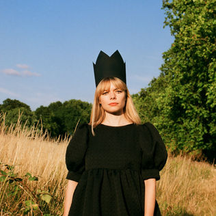 INTERVIEW W/ Chloe Foy: "I was writing things that I hadn't quite processed myself"!