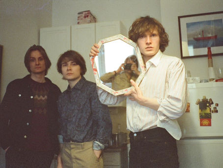 Discover the snappy Indie Rock of Finnish outfit Us! 