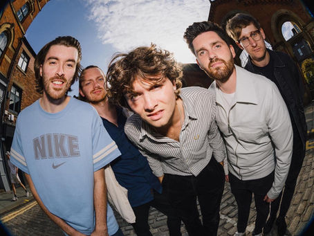 Discover the infectious Indie Pop of The Silver Bars!