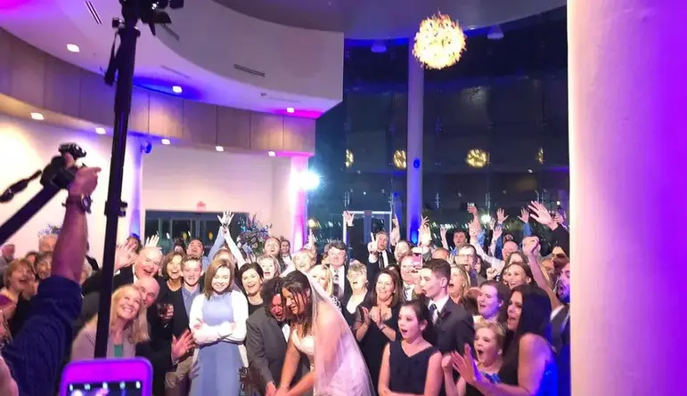 ryan-wedding-crowd-shot_51_444611-159760874153120.webp