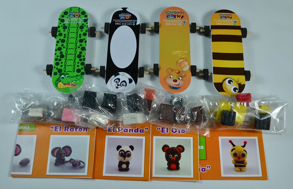 Miniatura: PAQUETE FIESTA: FIGURAS EN PATINETA