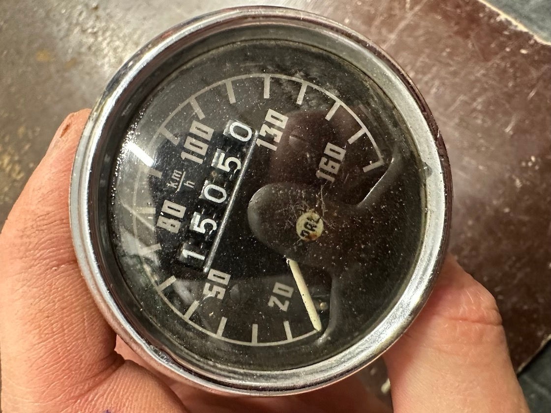 Tachometer, funkčný, počíta