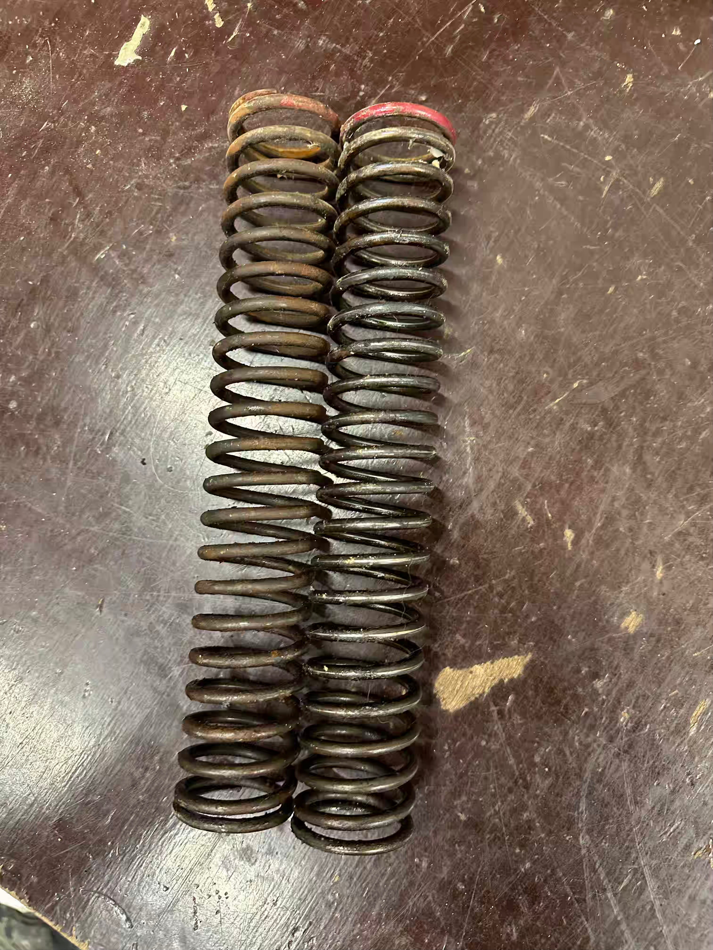 Pružiny predných tlmičov pár