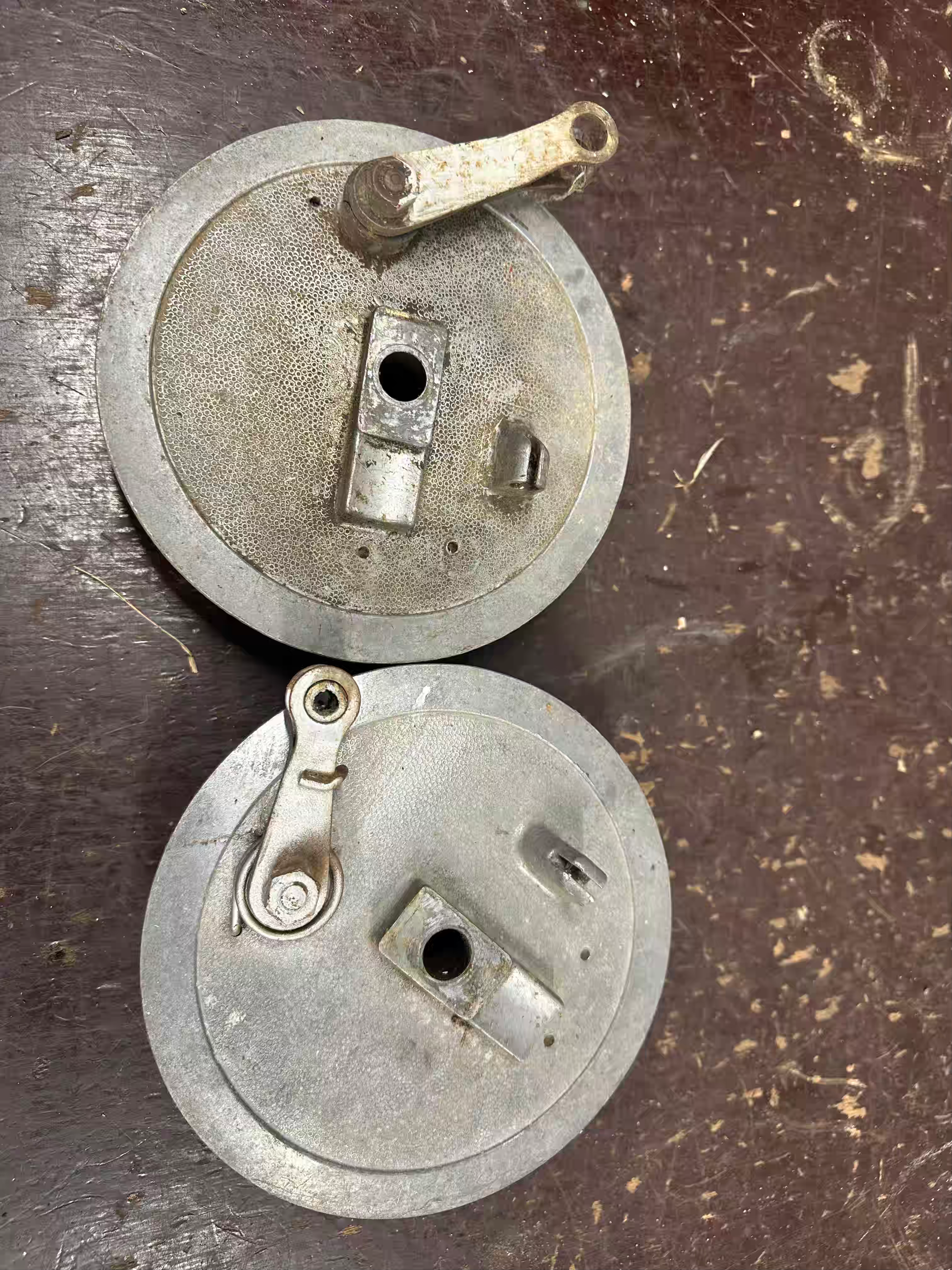 Brzdový štít- pár /dobré obloženie