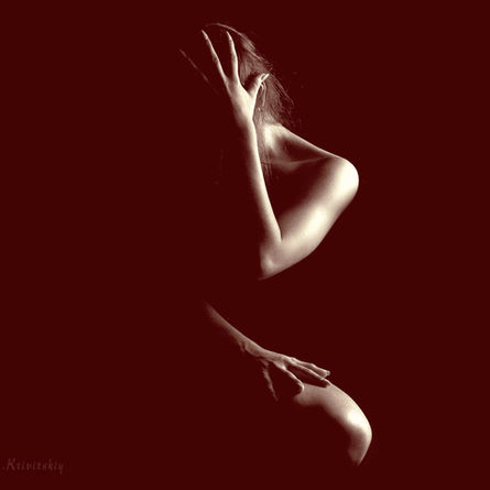 When Your Body Finally Asks to Be Heard: Somatic Healing for Midlife Women