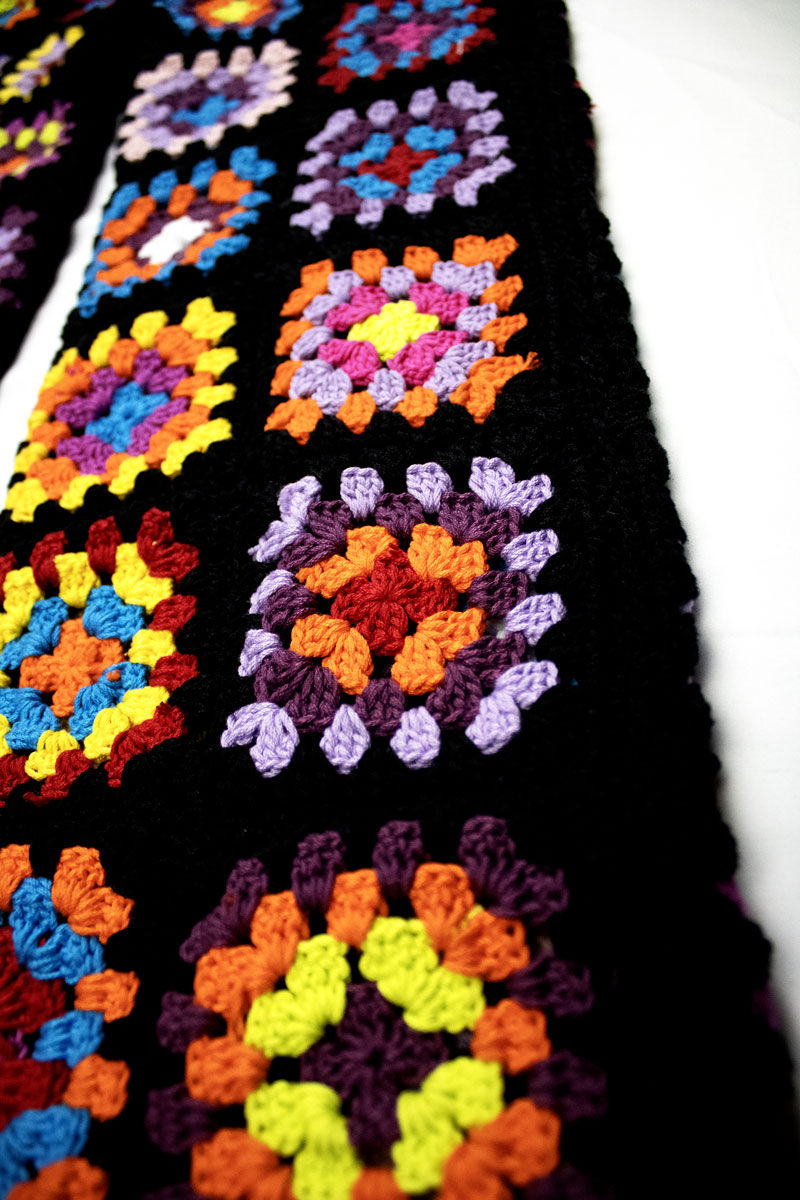 Miniatura: PANTALON BORDADO PARCHES COLORES MACRAME