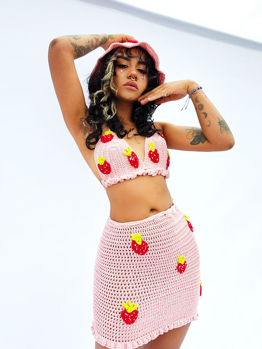 Miniatura: FALDA BORDADA ROSA CON FRESAS