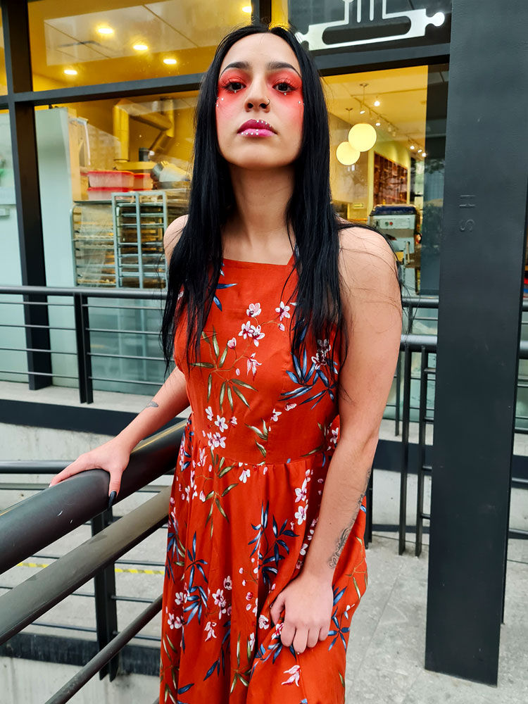 Miniatura: VESTIDO HALTER CON CORDON TRASERO CON ESTAMPADO FLORAL