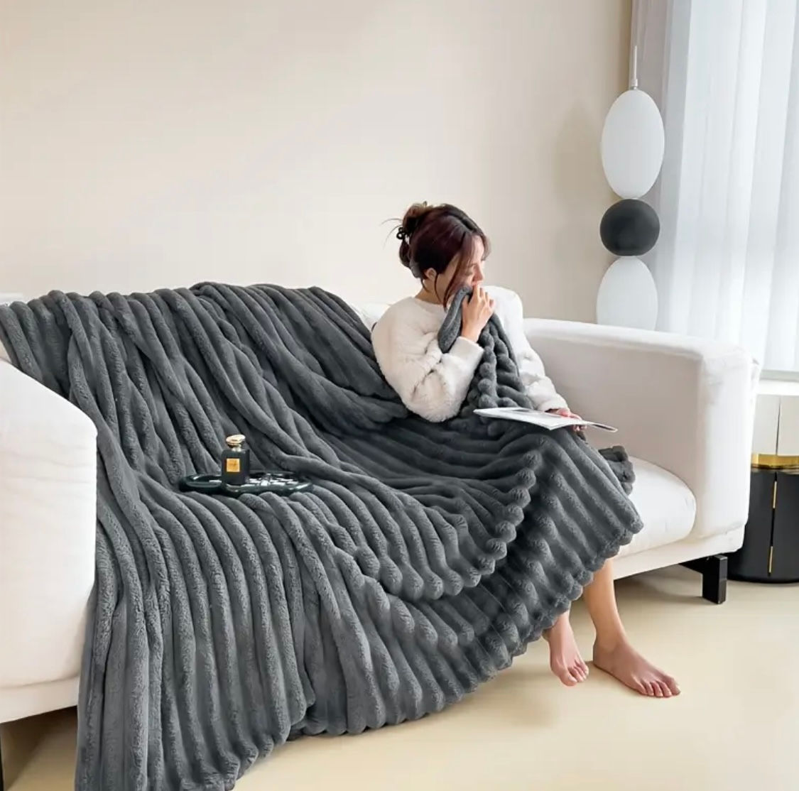 Luxurious Soft Fleece Ribbed Blanket Throw – Cosy Comfort