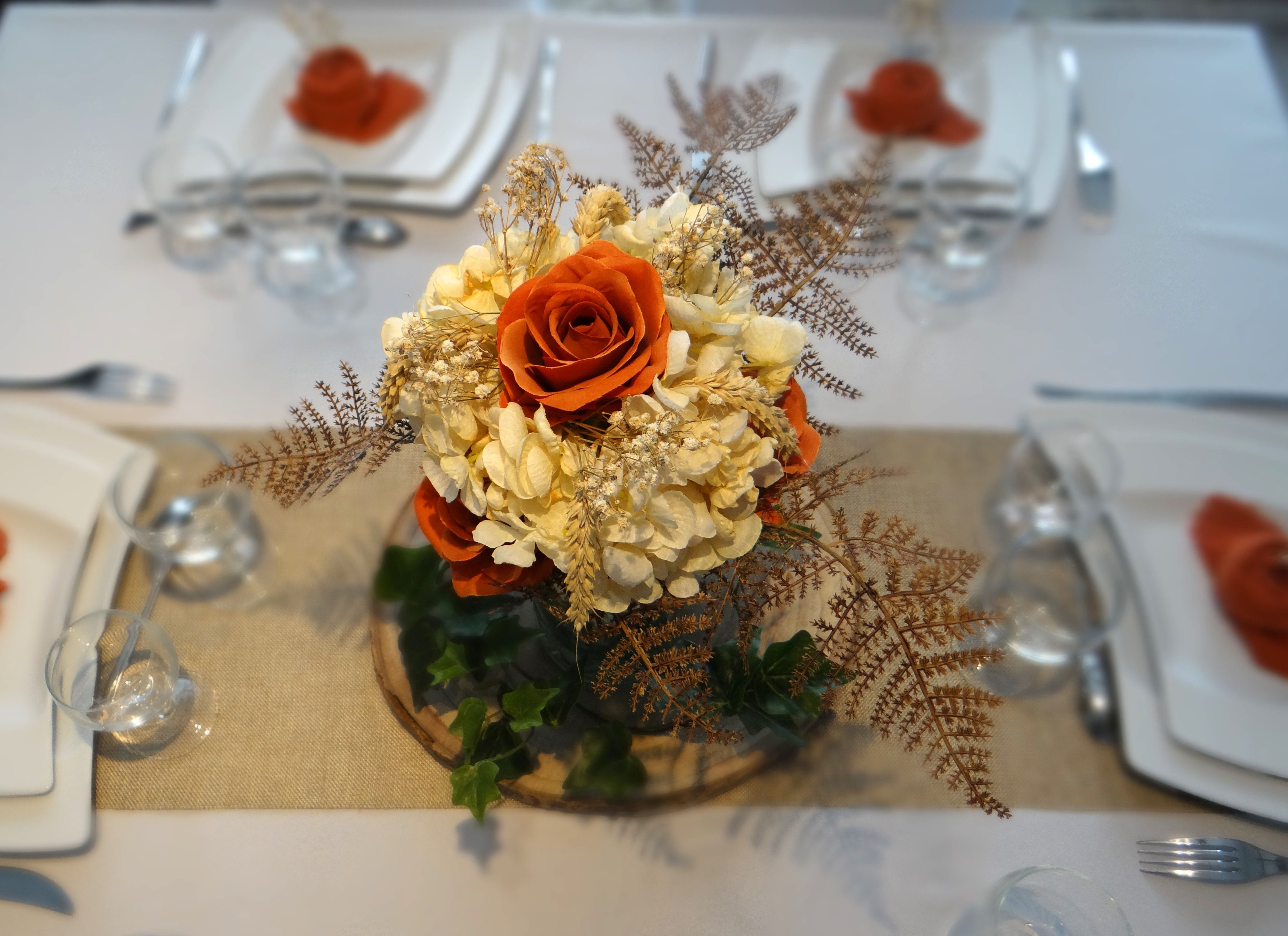 table champêtre terracotta avec fougere