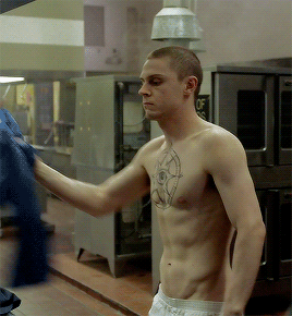tumblr_ozh2kumc4i1rr9hnvo2_r4_1280.gif