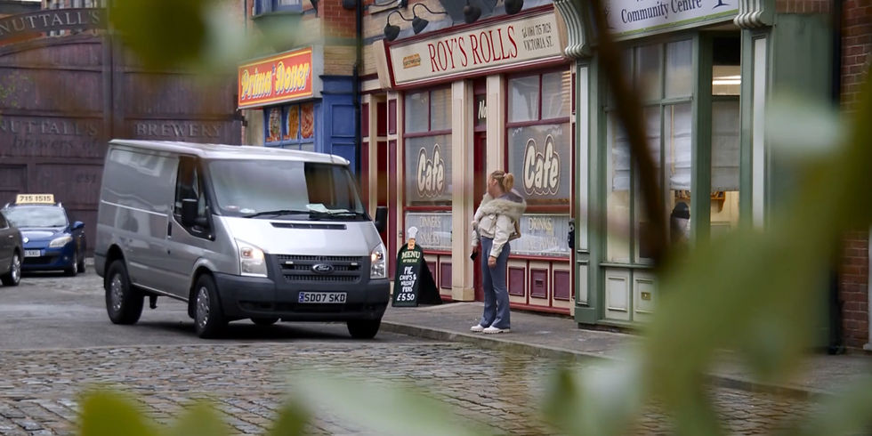 A familiar looking van has landed in Weatherfield... (credit: ITV)