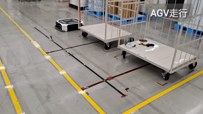 手前からAGVに切り替えて安定走行する