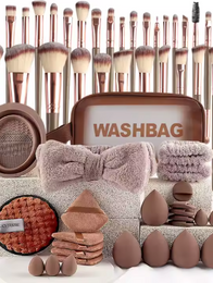 ensemble d'accessoires de produits cosmetique