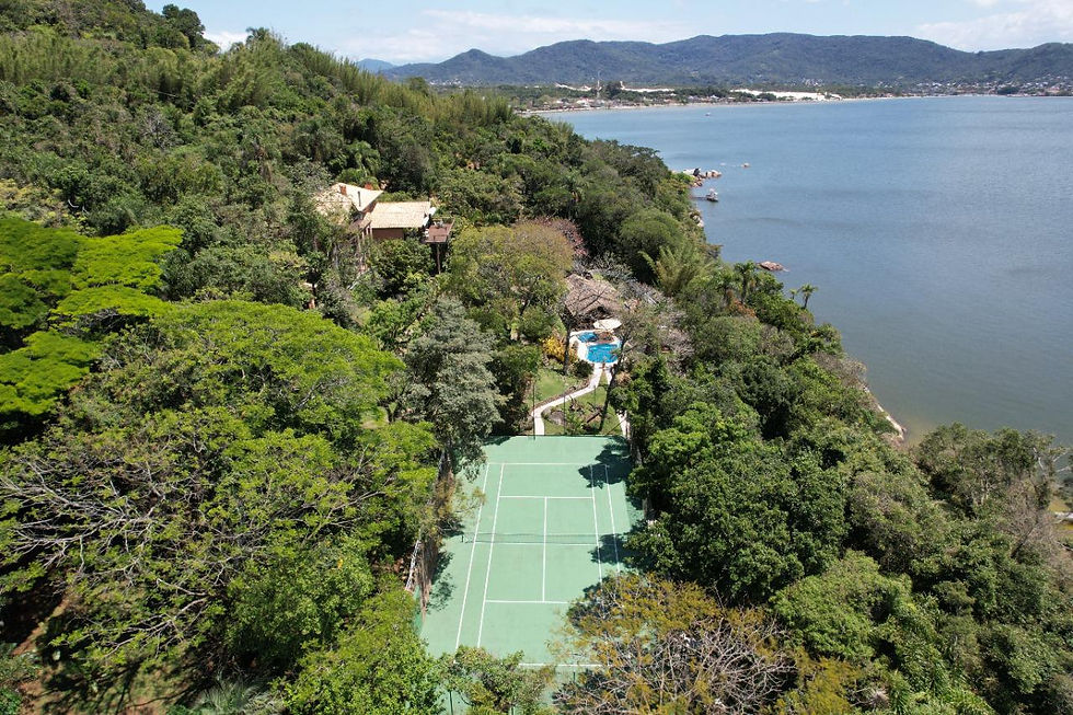 A propriedade tem 700m² de área construída