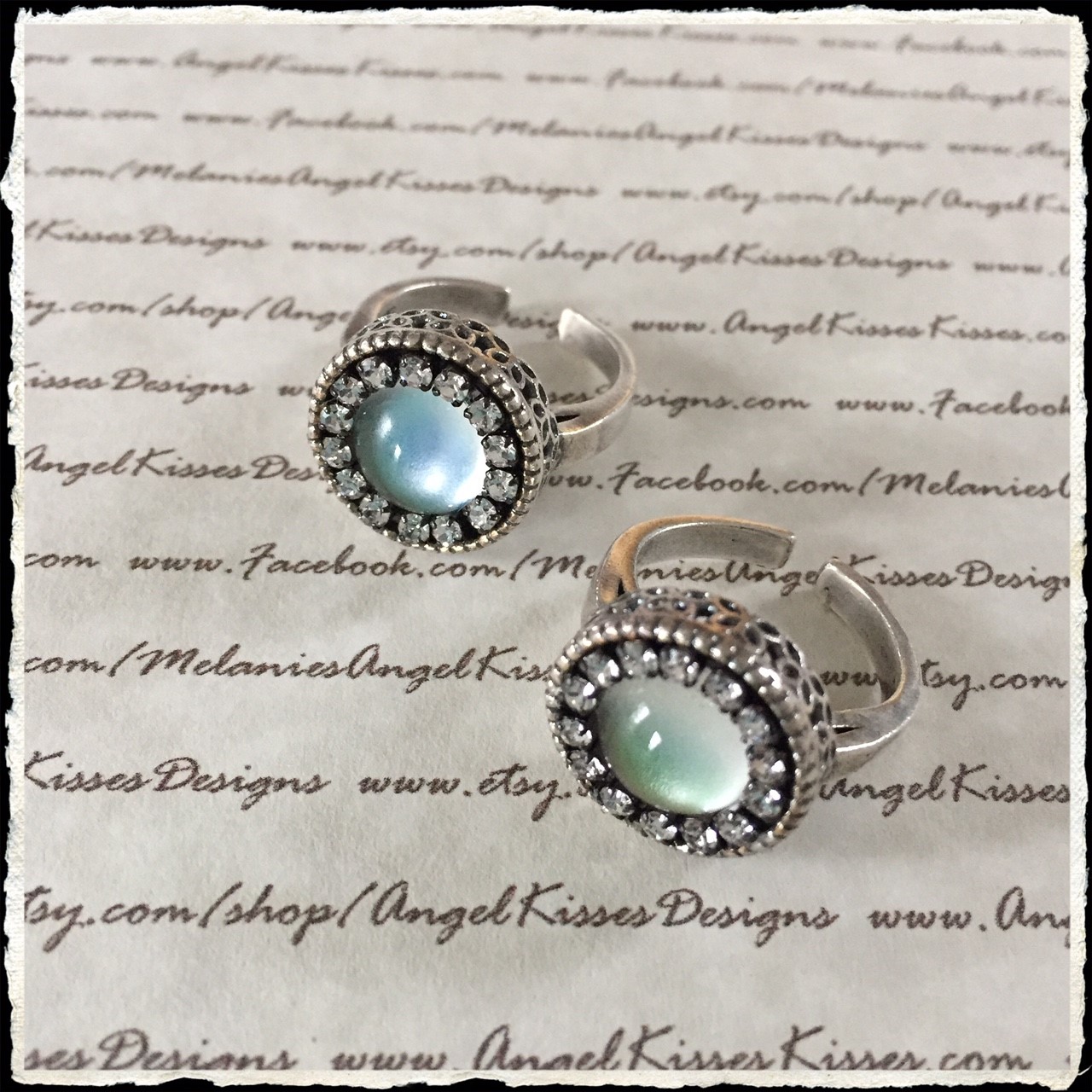 Dressed up mood rings - blue green