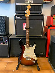FENDER American Professional Stratocaster MN 3TS