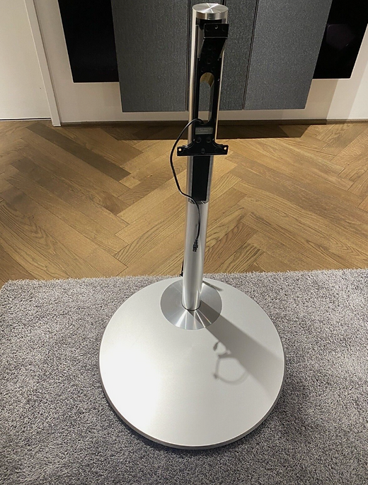 BeoVision 7-55 モーター式フロアスタンド（floorstand) Bang and olufsen B&O Beovision 7-55 Motorised Low/table Stand