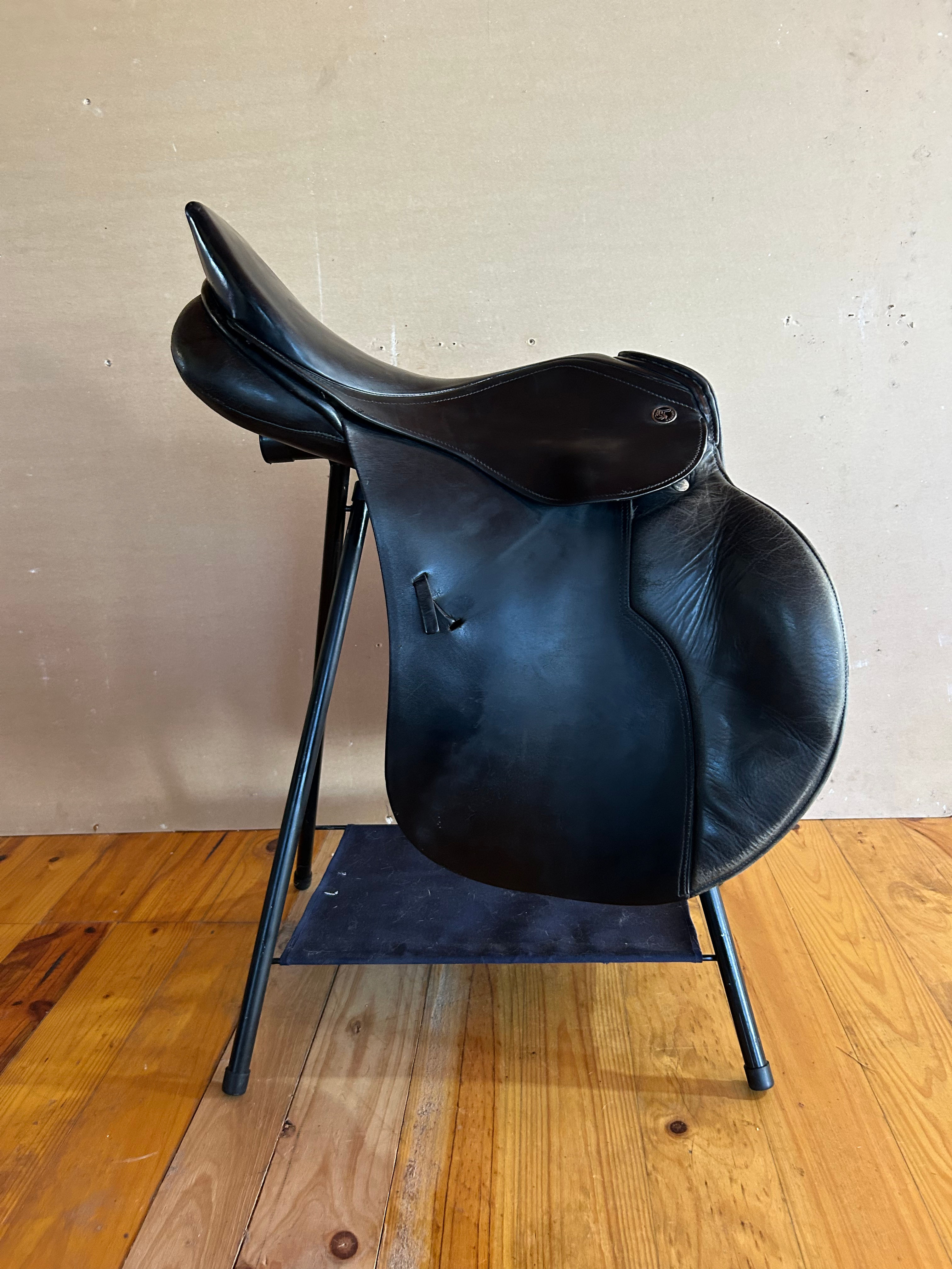 Kieffer 17 inch Jump Medium Wide