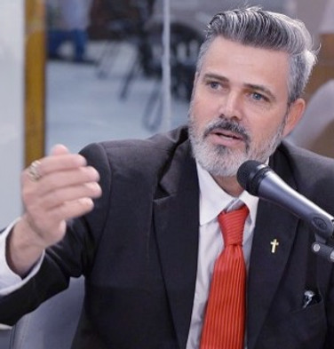 Dr Renato Willian.jpeg