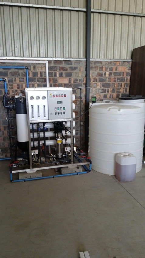 1500L/hr commercial reverse osmosis system in Stellenbosch, Cape Town, designed to remove all salts from borehole water for farm use.