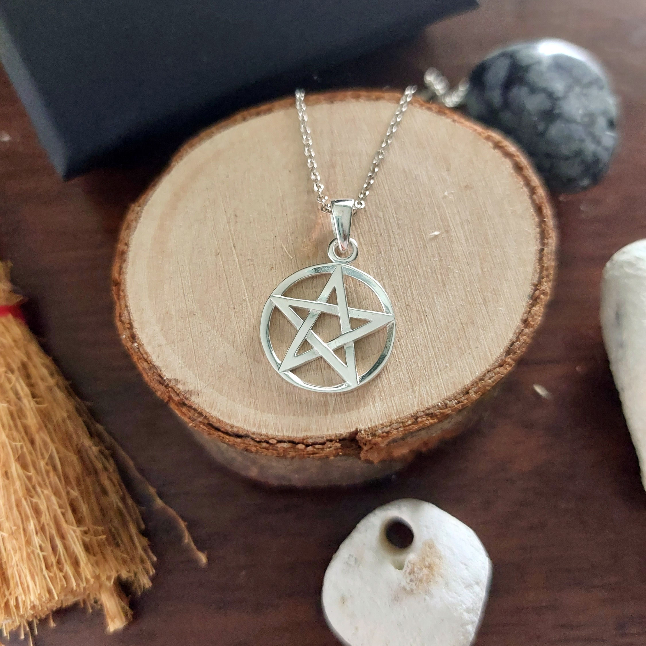 925 Sterling Silver Dazzling Pentagram Necklace Pendant