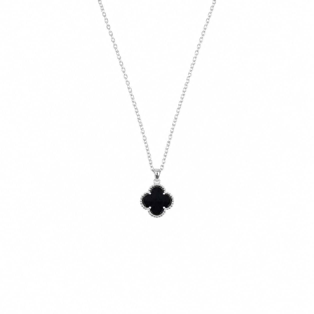 YZNOX Clover Onyx Pendant