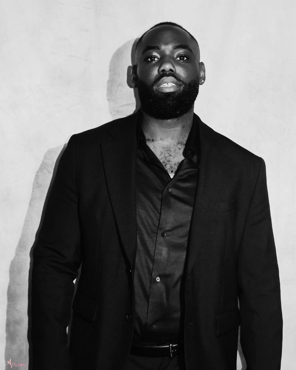 pic 19 - black and white