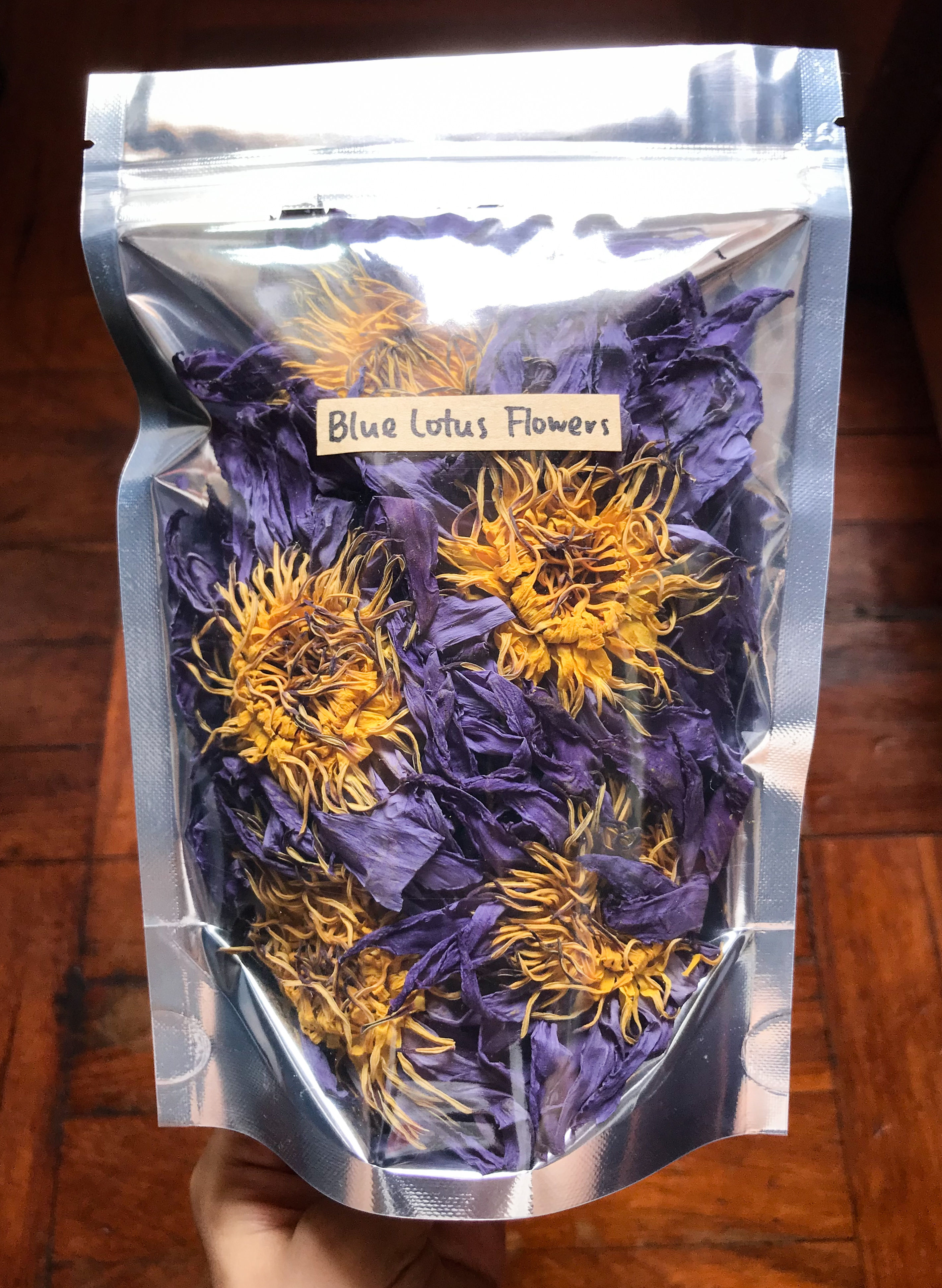 𝐁𝐥𝐮𝐞 𝐋𝐨𝐭𝐮𝐬 𝐟𝐥𝐨𝐰𝐞𝐫𝐬, 𝐰𝐡𝐨𝐥𝐞 (𝐎𝐫𝐠𝐚𝐧𝐢𝐜)