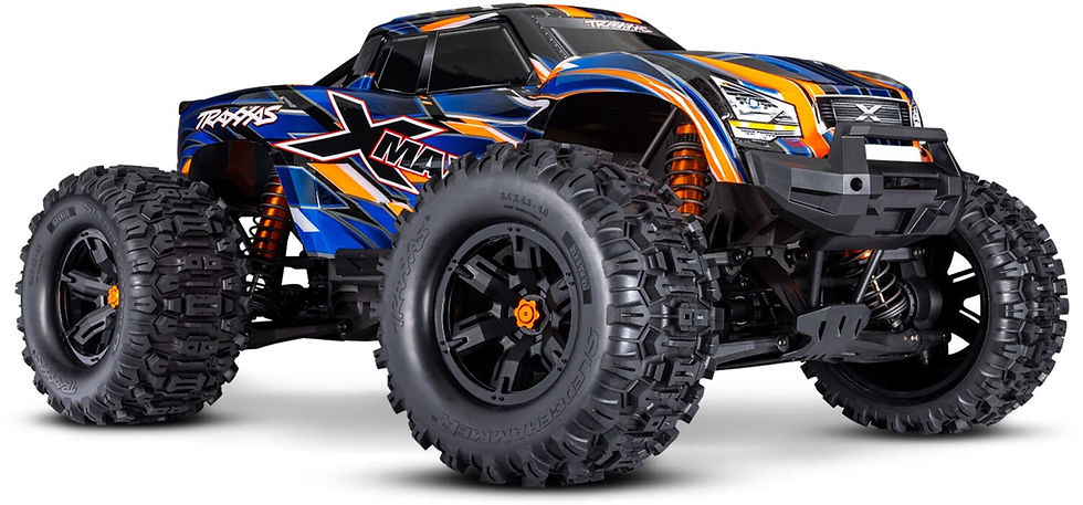 Traxxas X-Maxx 8S RC Monstertruck mit Belted Reifen im Gelände
