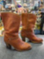 Thumbnail: Awesome worn in honey brown heeled cowboy western Ladies Boots 7.5