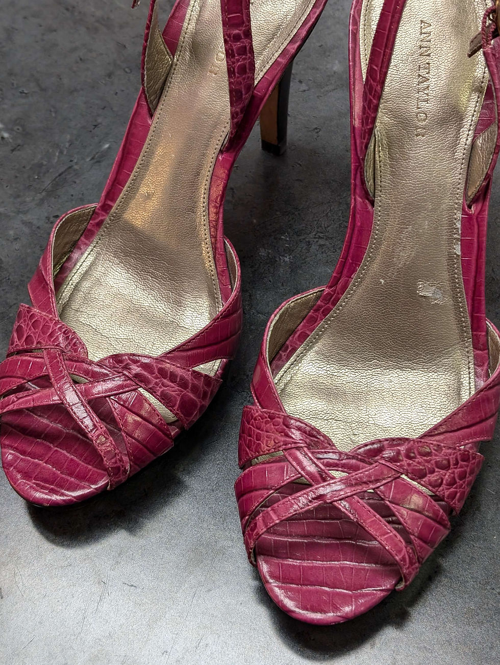 Thumbnail: Pink Embossed Ann Taylor Leather Slingback Heels Shoes 7M Brazil