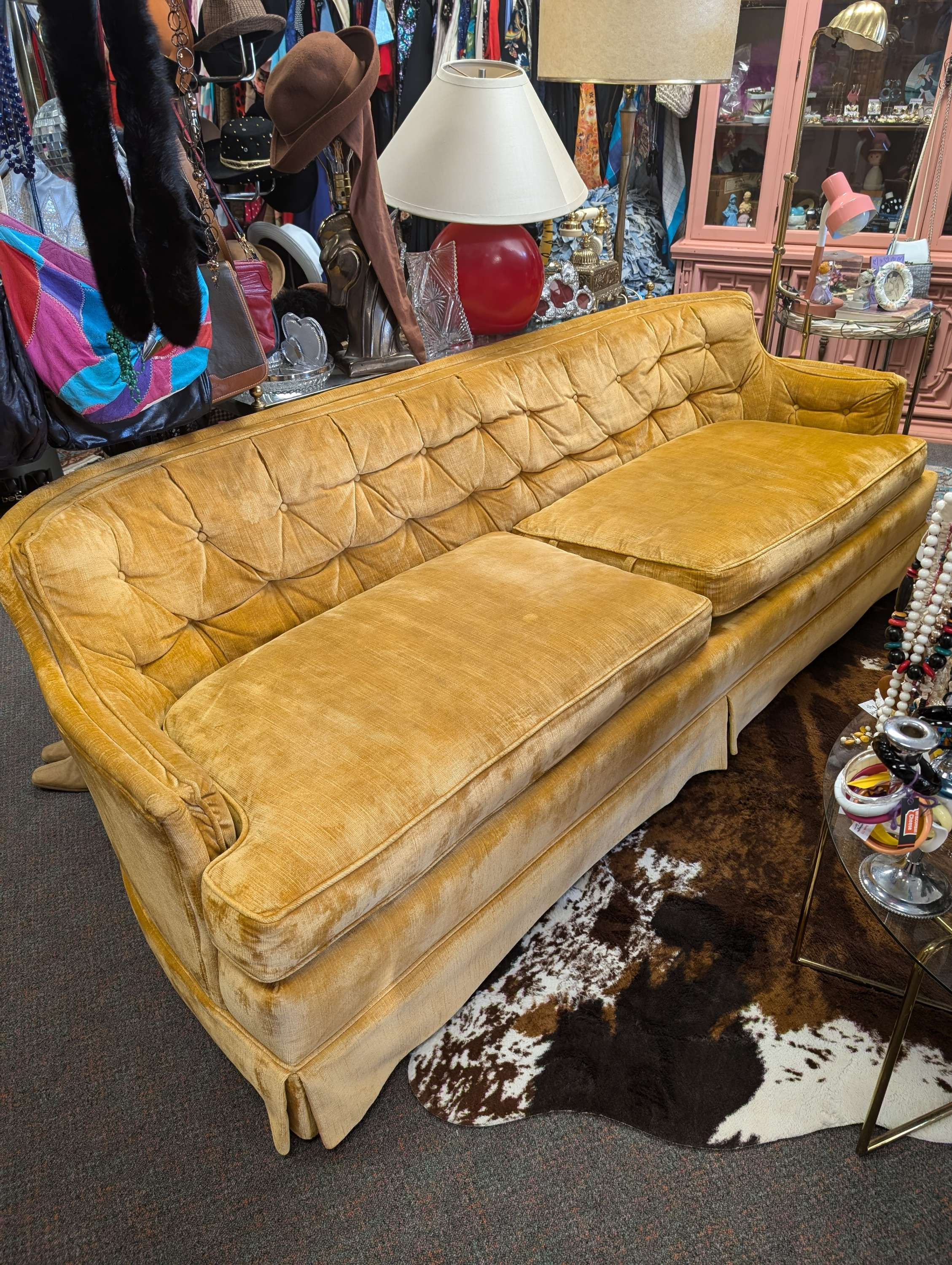 Yellow Gold Henredon Fine Furniture Couch Chair Regal Retro Tufted Carpet