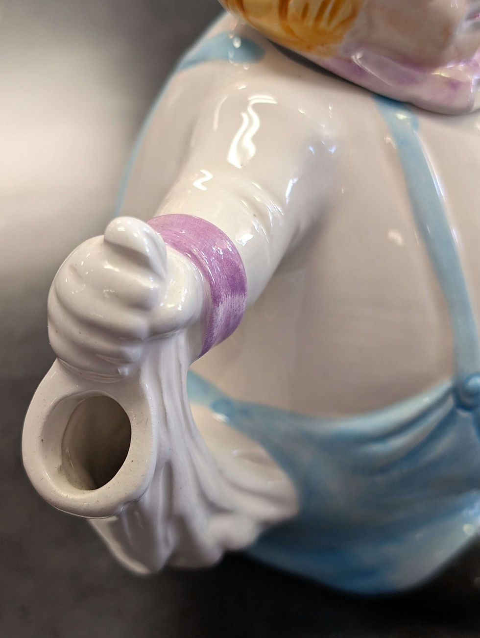 Thumbnail: A goofy clown ceramic tea pot