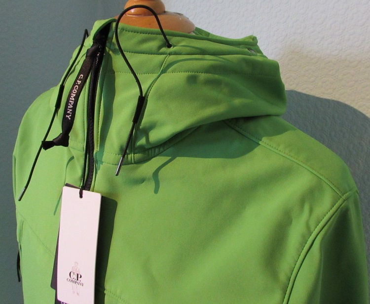 Thumbnail: 15CM0W002A C.P. Company 'C.P. Shell-R' Goggle Hood Jacket in Green (617)